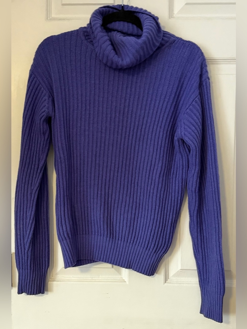 Carolyne Roehm 100% Cashmere Purple Ribbed Turtleneck Sweater Italy S